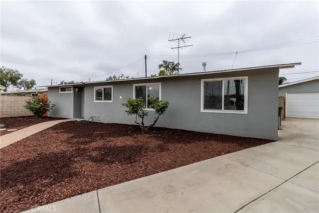 $915,000 | 5921 Los Ramos Circle, Buena Park, CA 90620