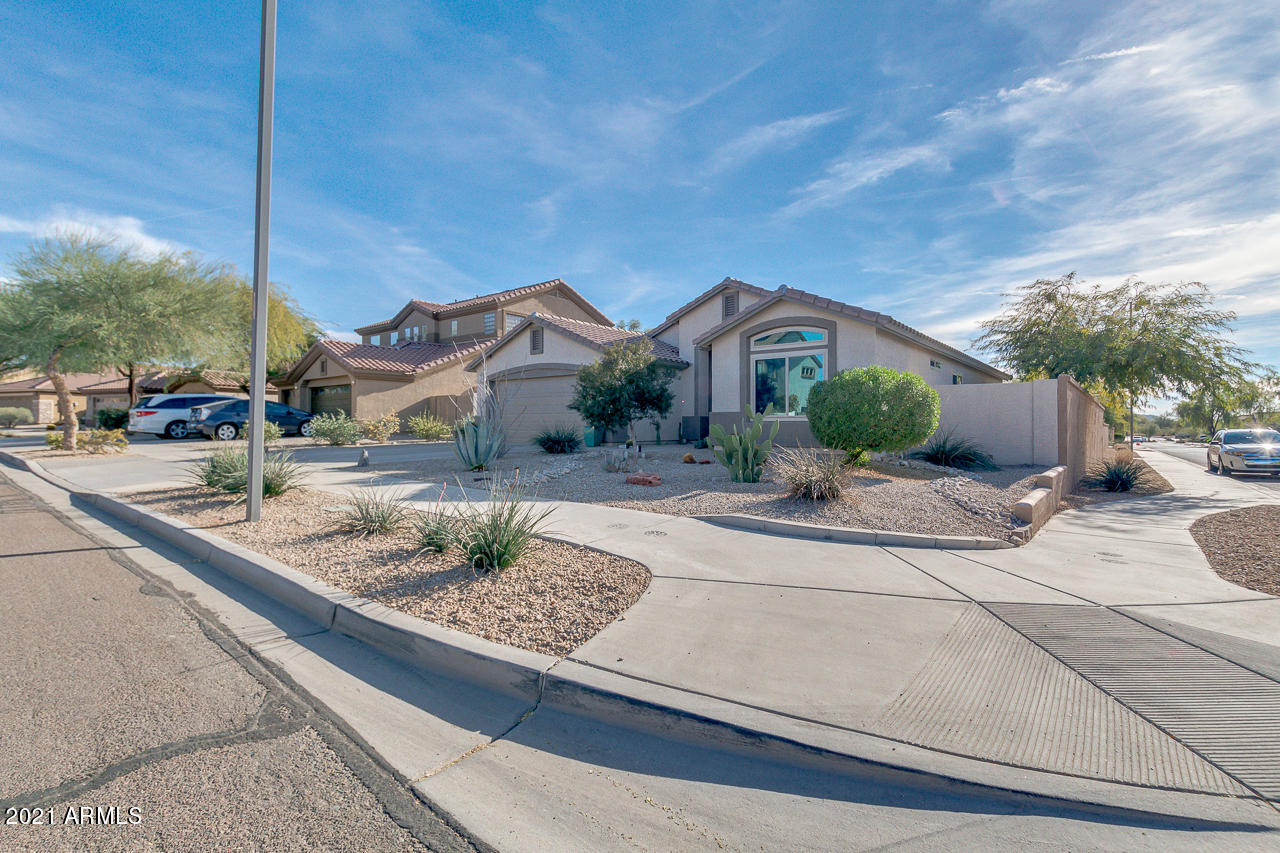 17541 West Rock Ledge Road Goodyear, AZ 85338 - Photo 5 of 62 Coveted corner lot