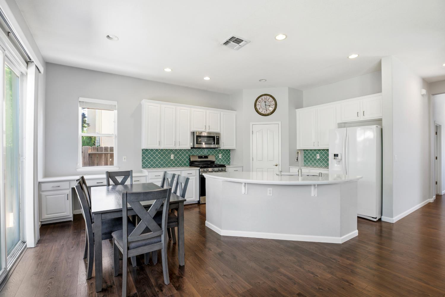 588 Bob Way Ripon, CA 95366 - Photo 8 of 39
