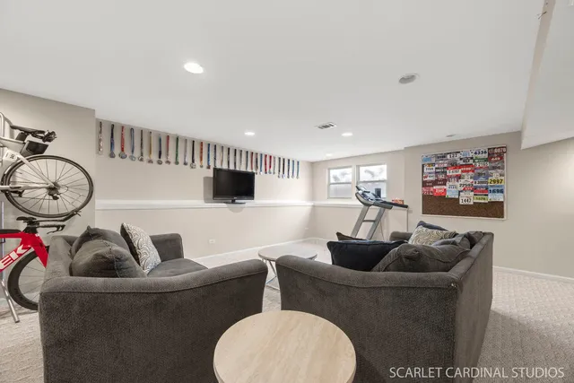 $440,000 | 23 Westmoor Court, Aurora, IL 60502