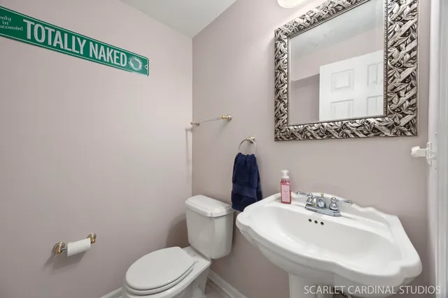 $440,000 | 23 Westmoor Court, Aurora, IL 60502