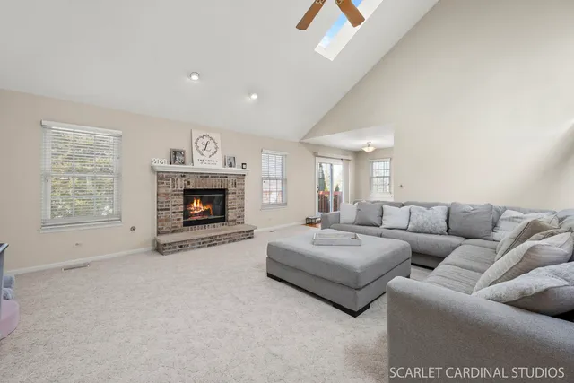 $440,000 | 23 Westmoor Court, Aurora, IL 60502