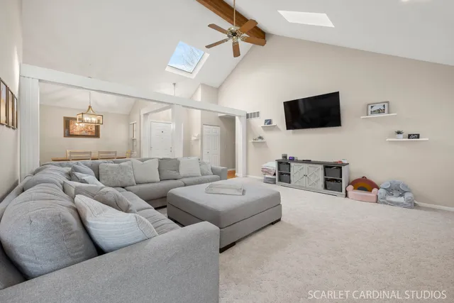 $440,000 | 23 Westmoor Court, Aurora, IL 60502