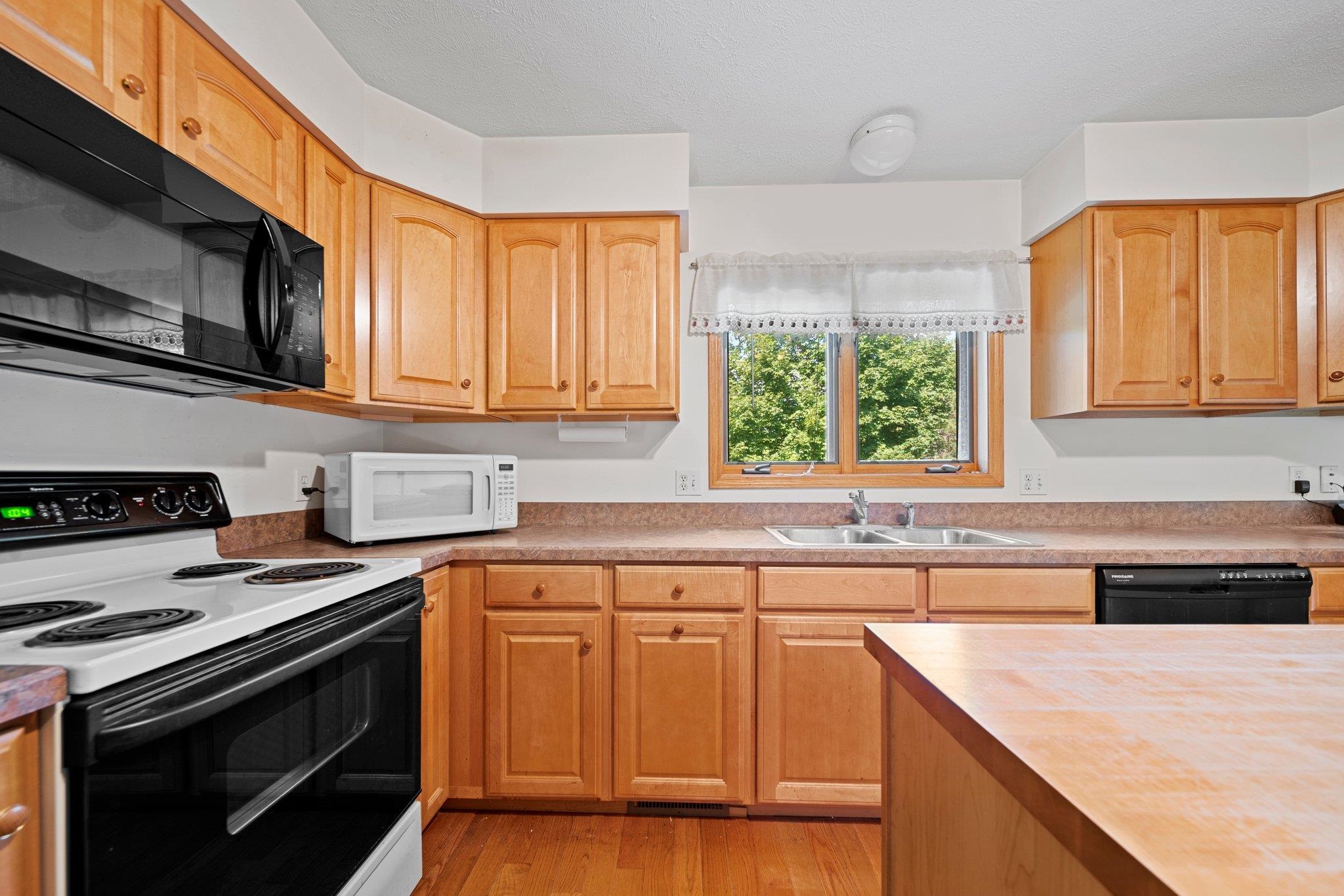 1485 Dracka Road Traverse City, MI 49685 - Photo 15 of 64