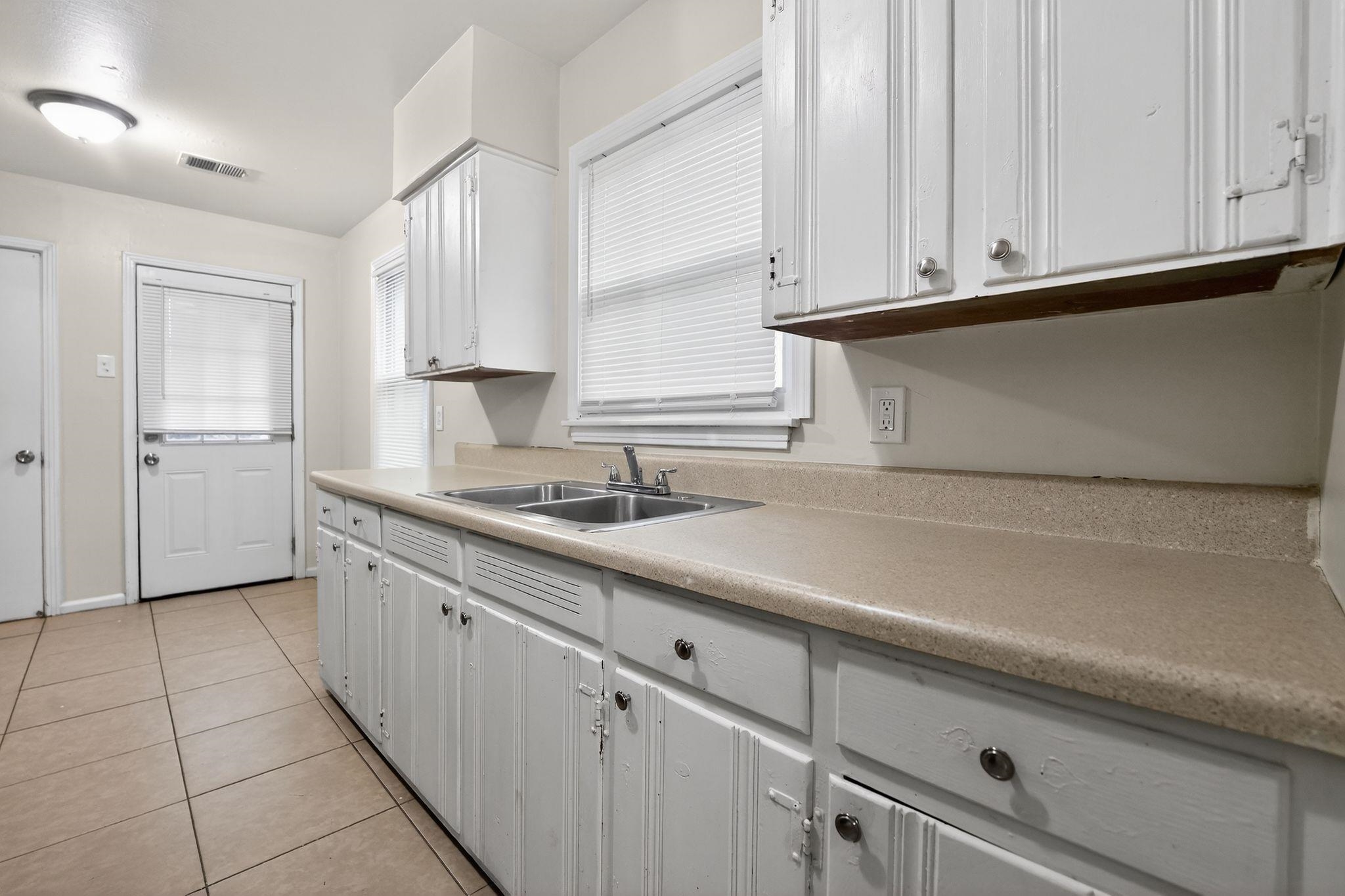 1032 Parkland Road Memphis, TN 38111 - Photo 14 of 34
