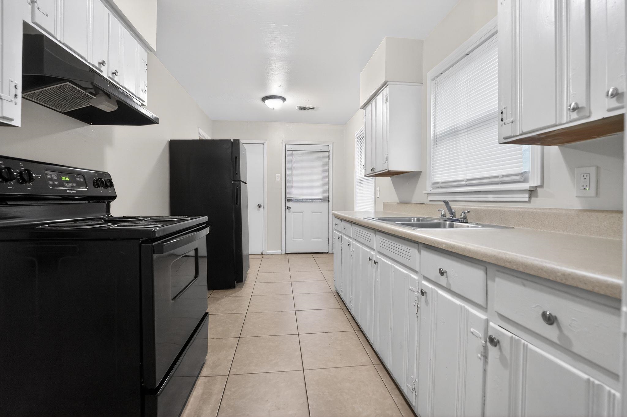 1032 Parkland Road Memphis, TN 38111 - Photo 10 of 34