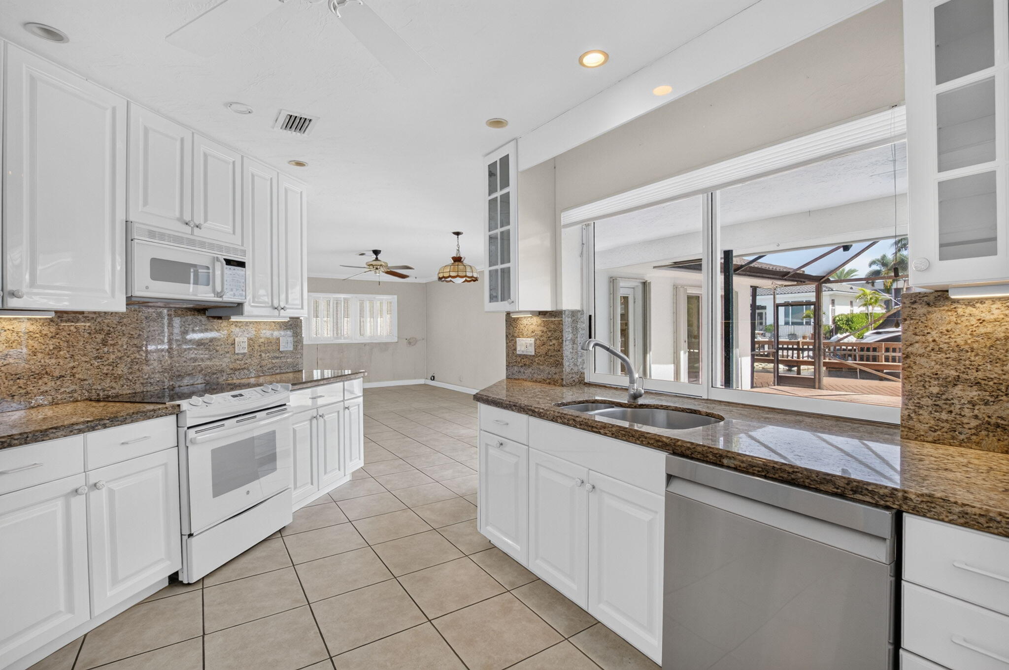 755 Forsyth Street Boca Raton, FL 33487 - Photo 7 of 11 33-web-or-mls-DSC_6865