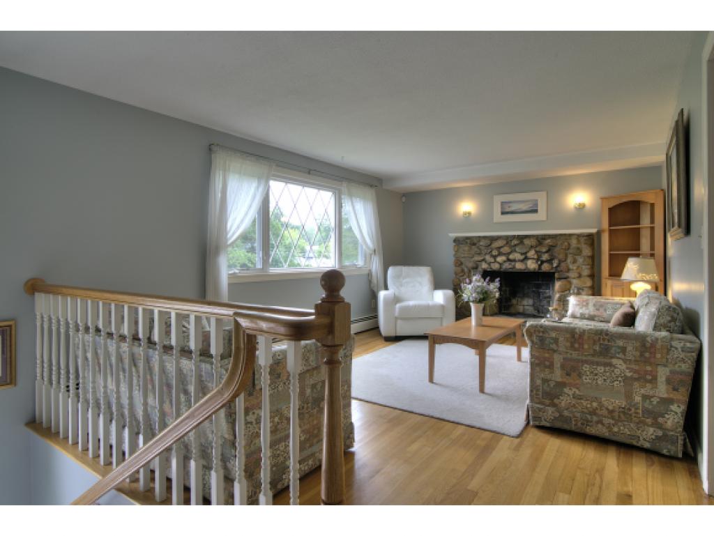 5 Kurt Road Salem, NH 03079 - Photo 3 of 30 Gallery Image 3
