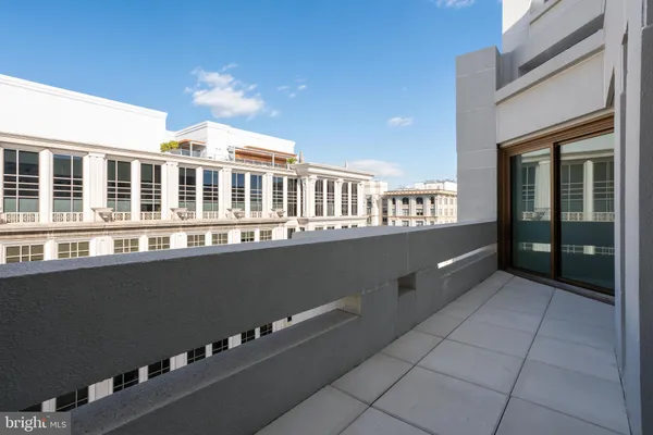 $5,590 | 1425 New York Avenue Northwest, Unit 1200, Washington, DC 20005