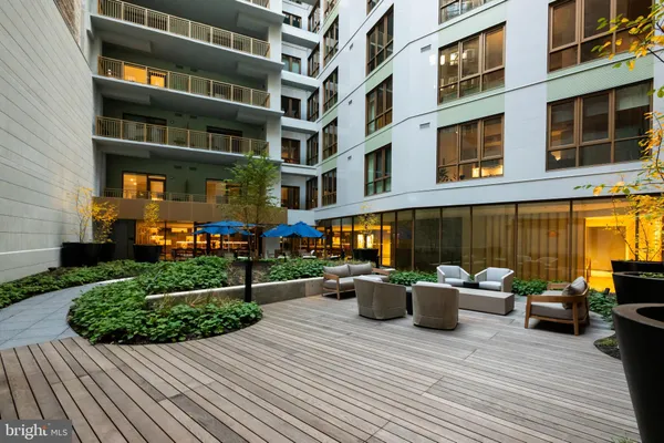 $5,590 | 1425 New York Avenue Northwest, Unit 1200, Washington, DC 20005