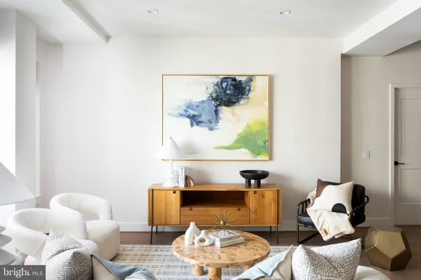 $5,590 | 1425 New York Avenue Northwest, Unit 1200, Washington, DC 20005