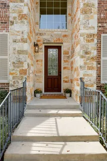 $825,000 | 7621 Menler Drive, Austin, TX 78735