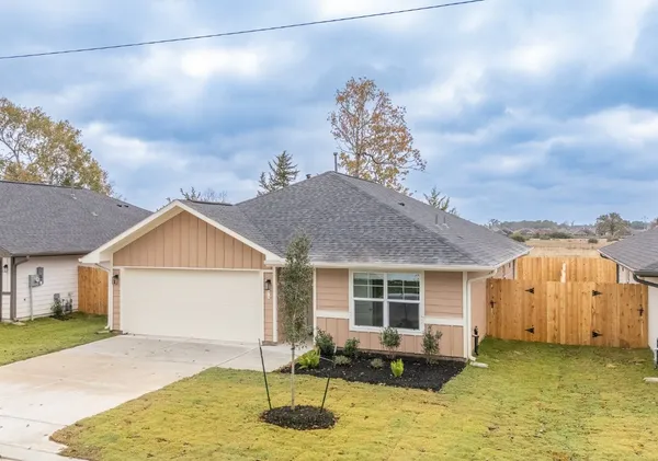 $1,800 | 819 Roosevelt Street, Navasota, TX 77868