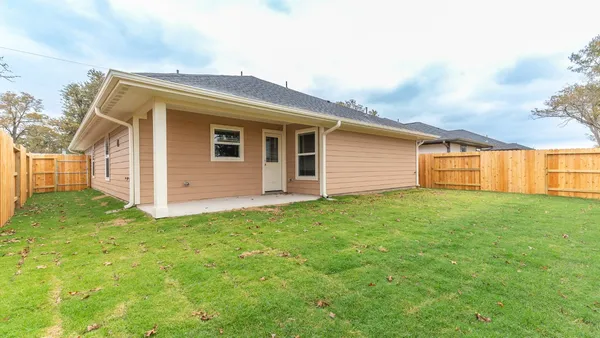 $1,800 | 819 Roosevelt Street, Navasota, TX 77868