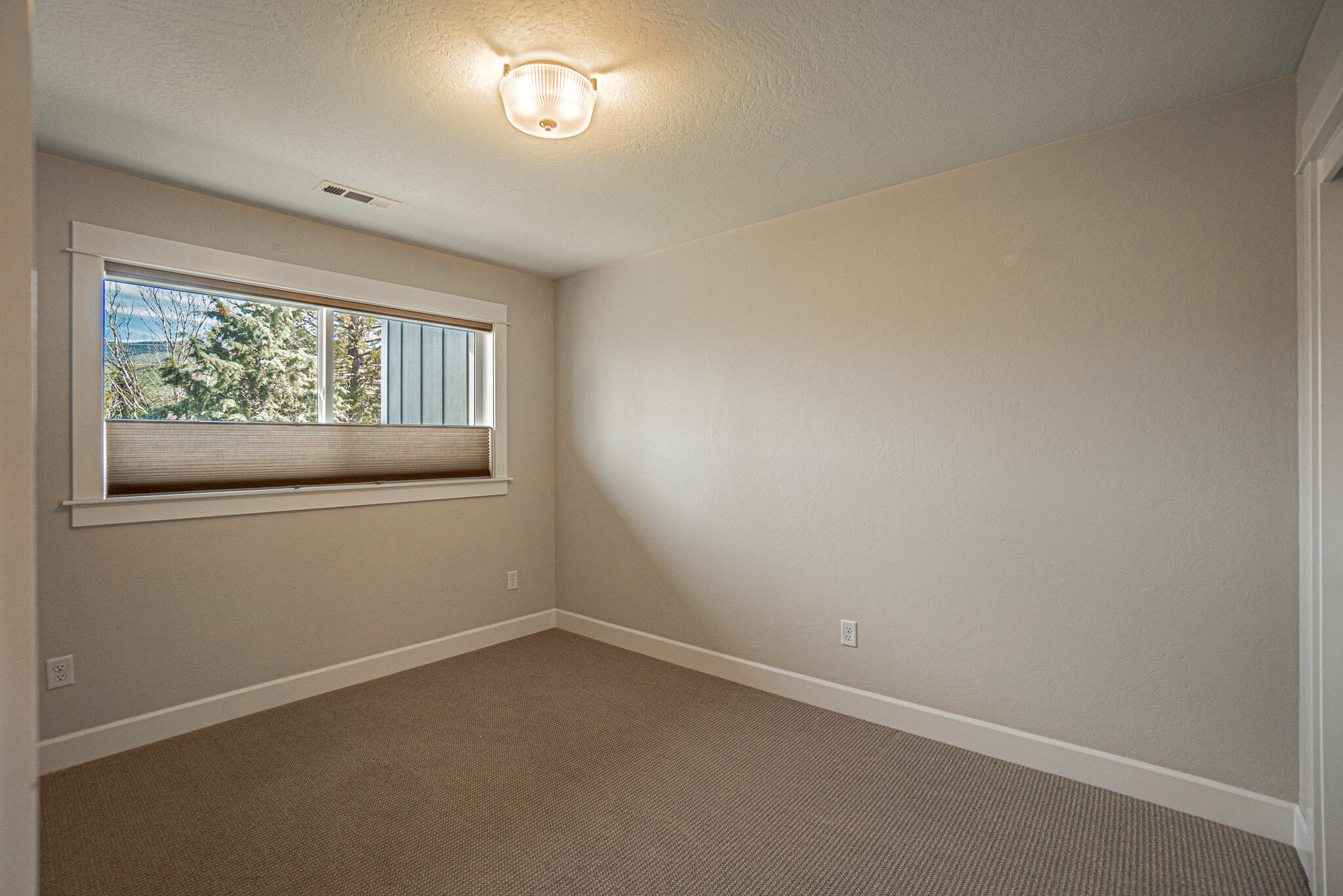 583 Plum Ridge Court Ashland, OR 97520 - Photo 18 of 22 DSC08041-HDR