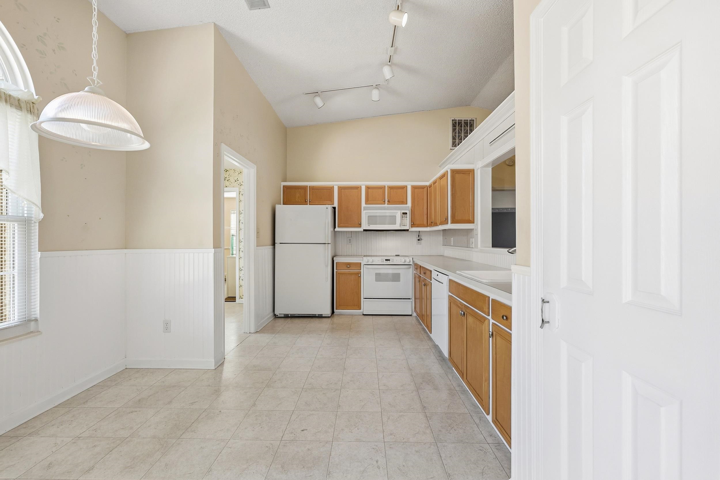 667 Bluebird Lane Murrells Inlet, SC 29576 - Photo 10 of 54