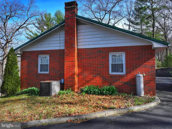 $265,000 | 1892 North Milk And Water Road, Everett, PA 15537