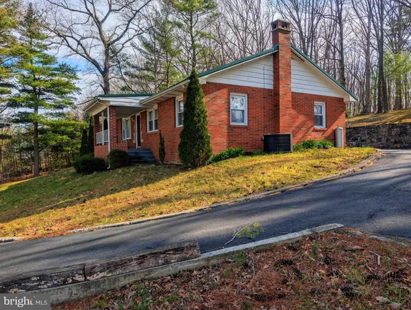 $265,000 | 1892 North Milk And Water Road, Everett, PA 15537