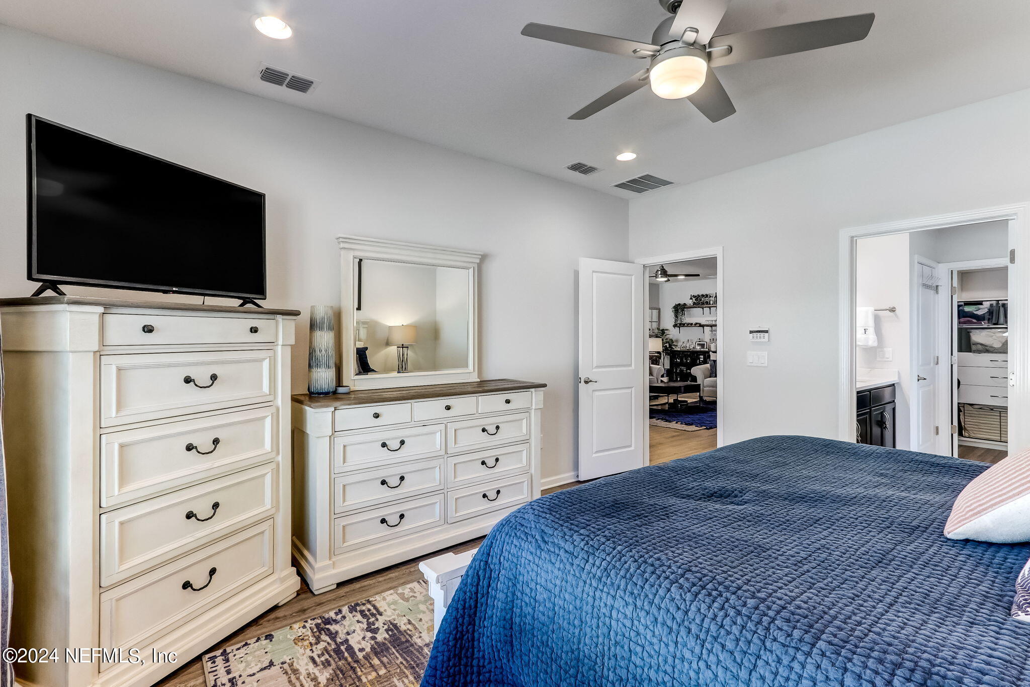 9813 Kevin Road Jacksonville, FL 32257 - Photo 21 of 50 22-web-or-mls-LR 9813 Kevin Rd AA-23