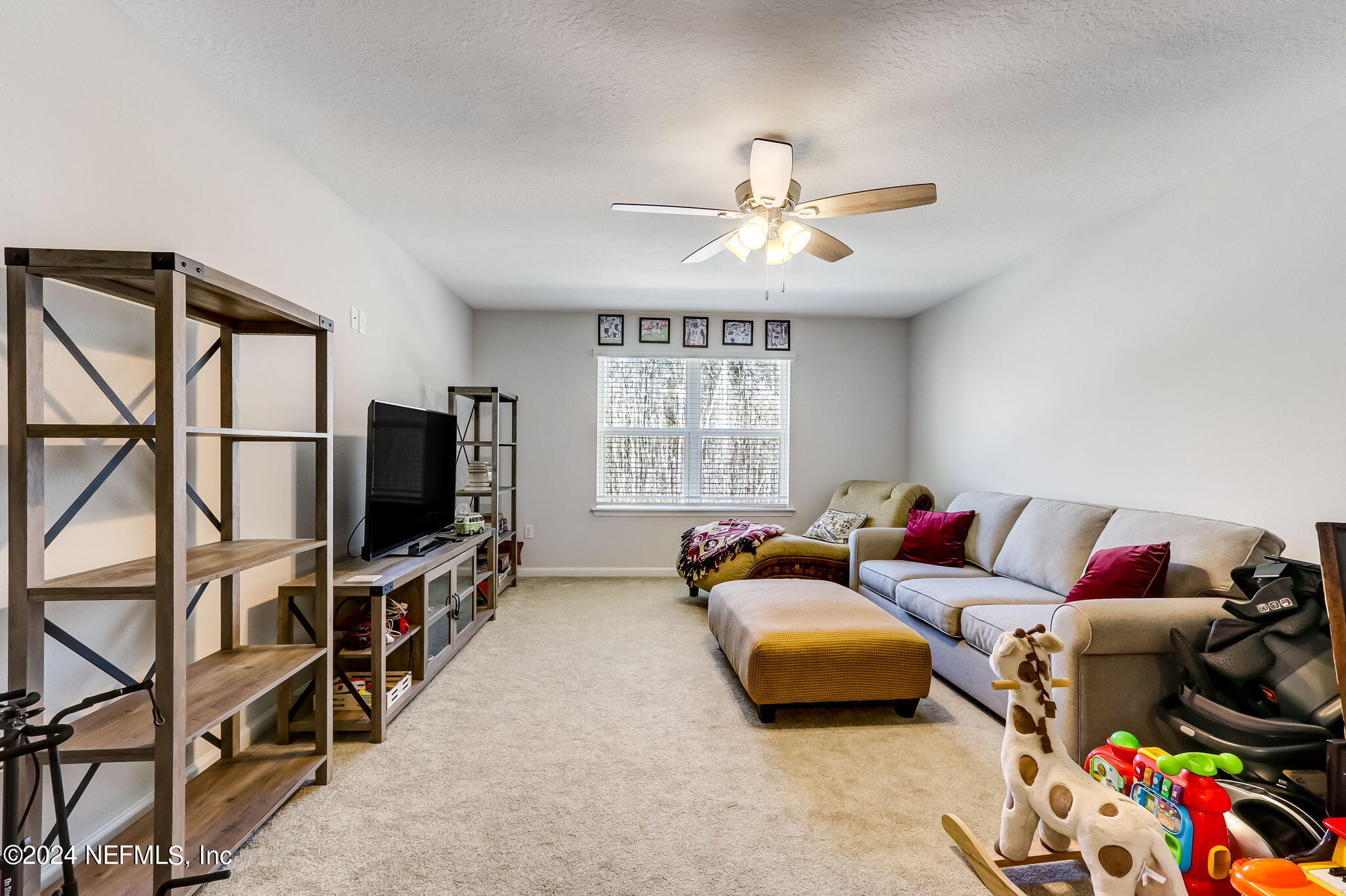 9813 Kevin Road Jacksonville, FL 32257 - Photo 31 of 50 33-web-or-mls-LR 9813 Kevin Rd AA-34