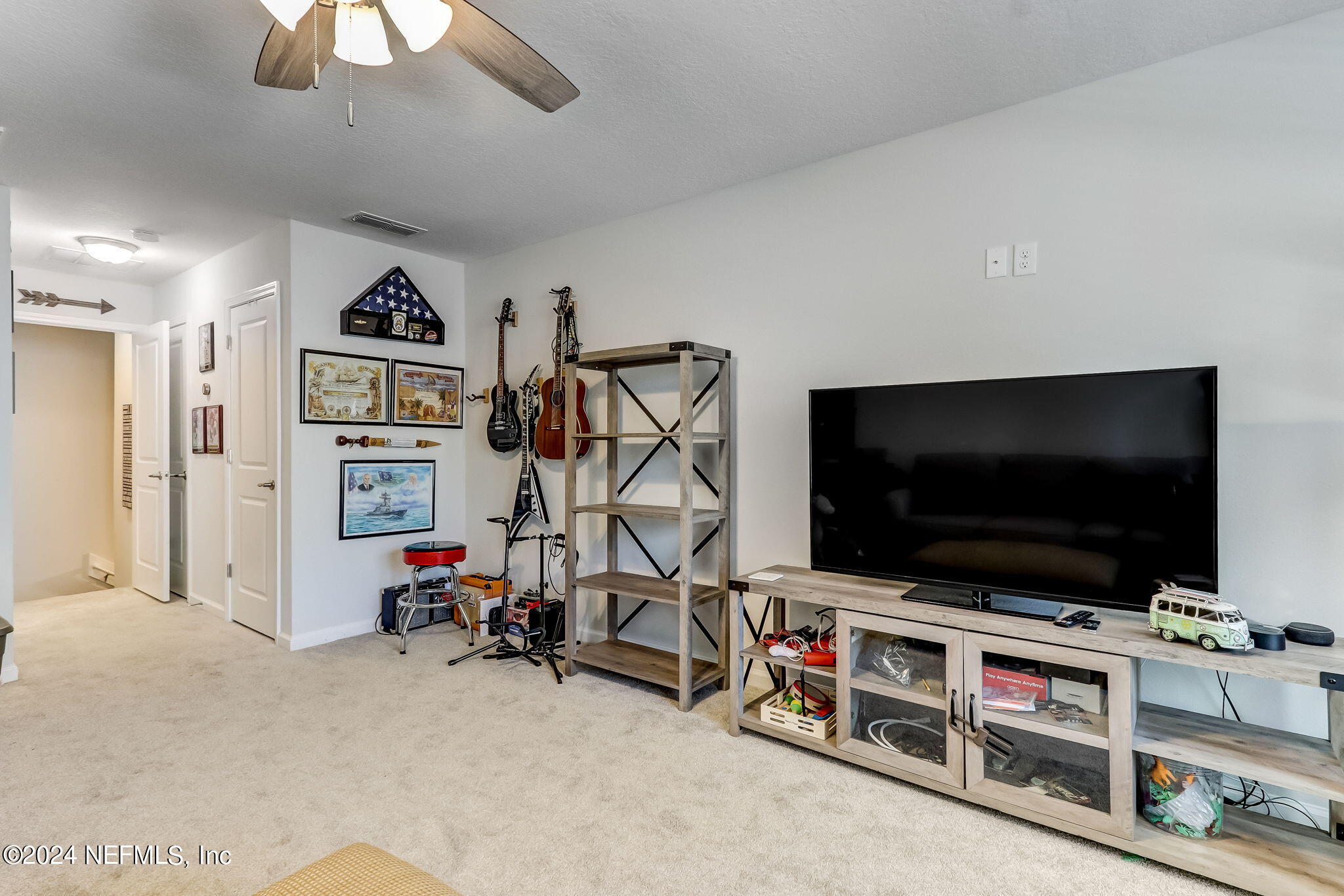 9813 Kevin Road Jacksonville, FL 32257 - Photo 32 of 50 34-web-or-mls-LR 9813 Kevin Rd AA-35