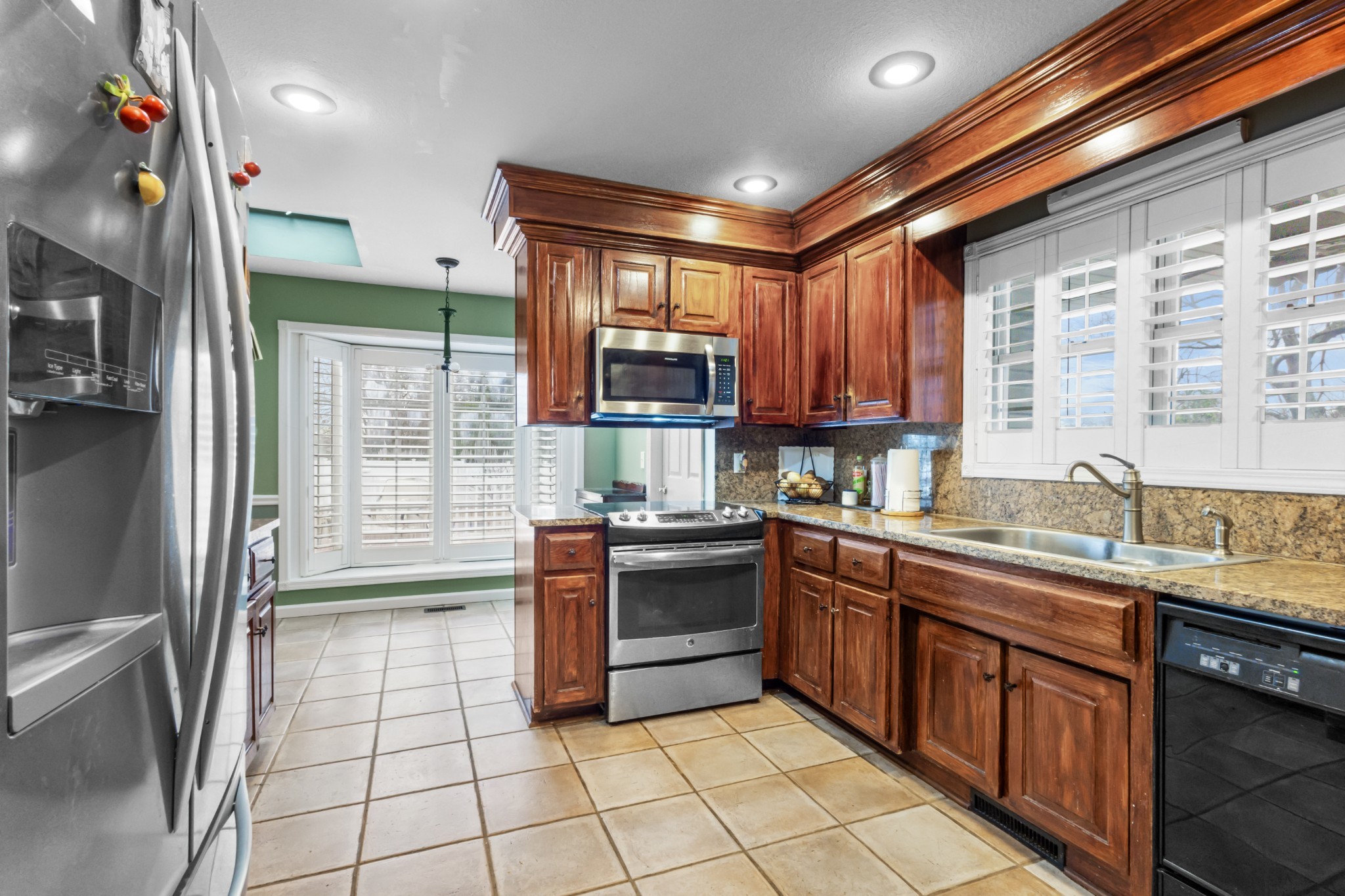 374 Rossview Road Clarksville, TN 37043 - Photo 11 of 31 Gallery Image 11