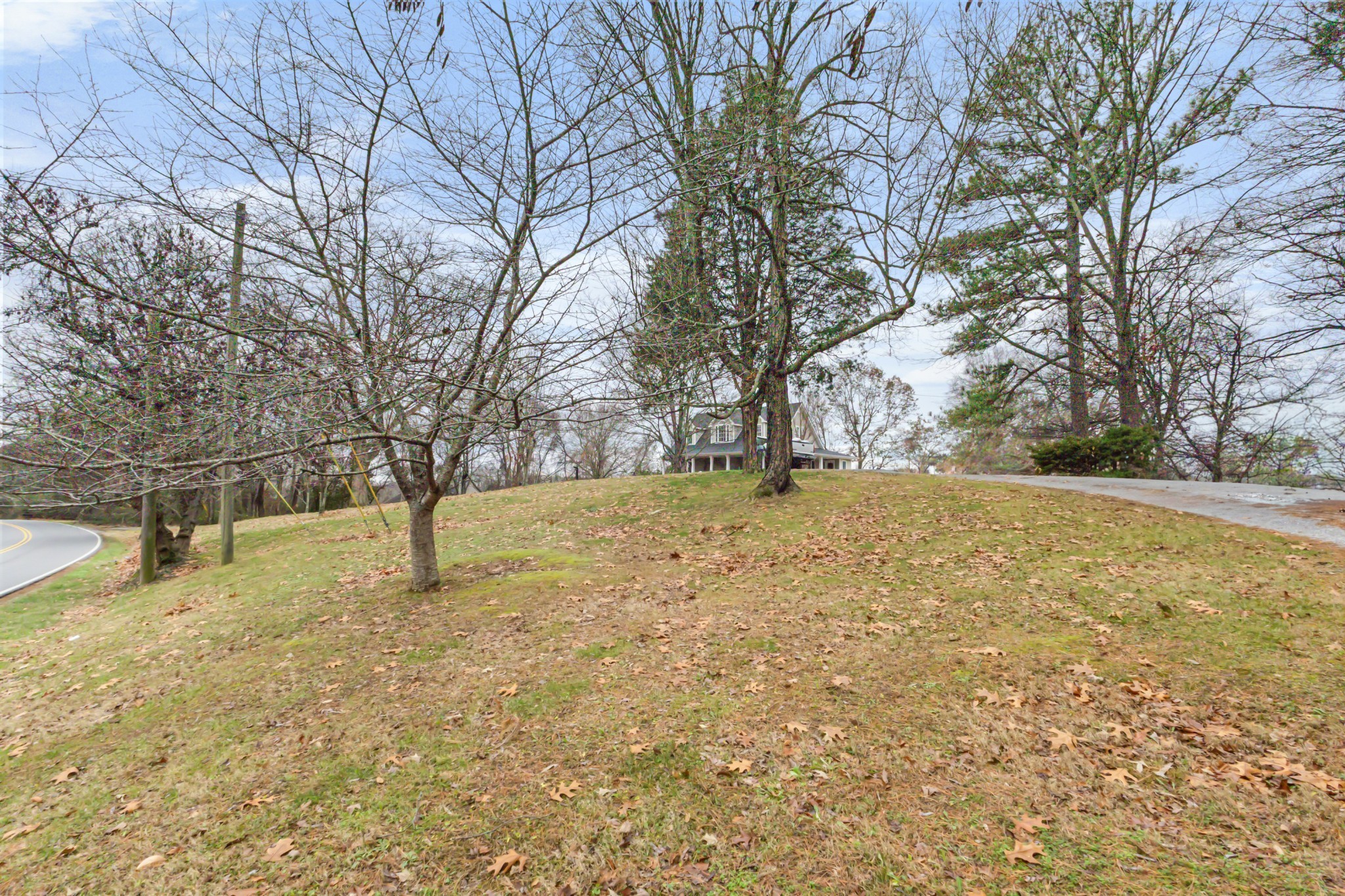 374 Rossview Road Clarksville, TN 37043 - Photo 2 of 31 Gallery Image 2