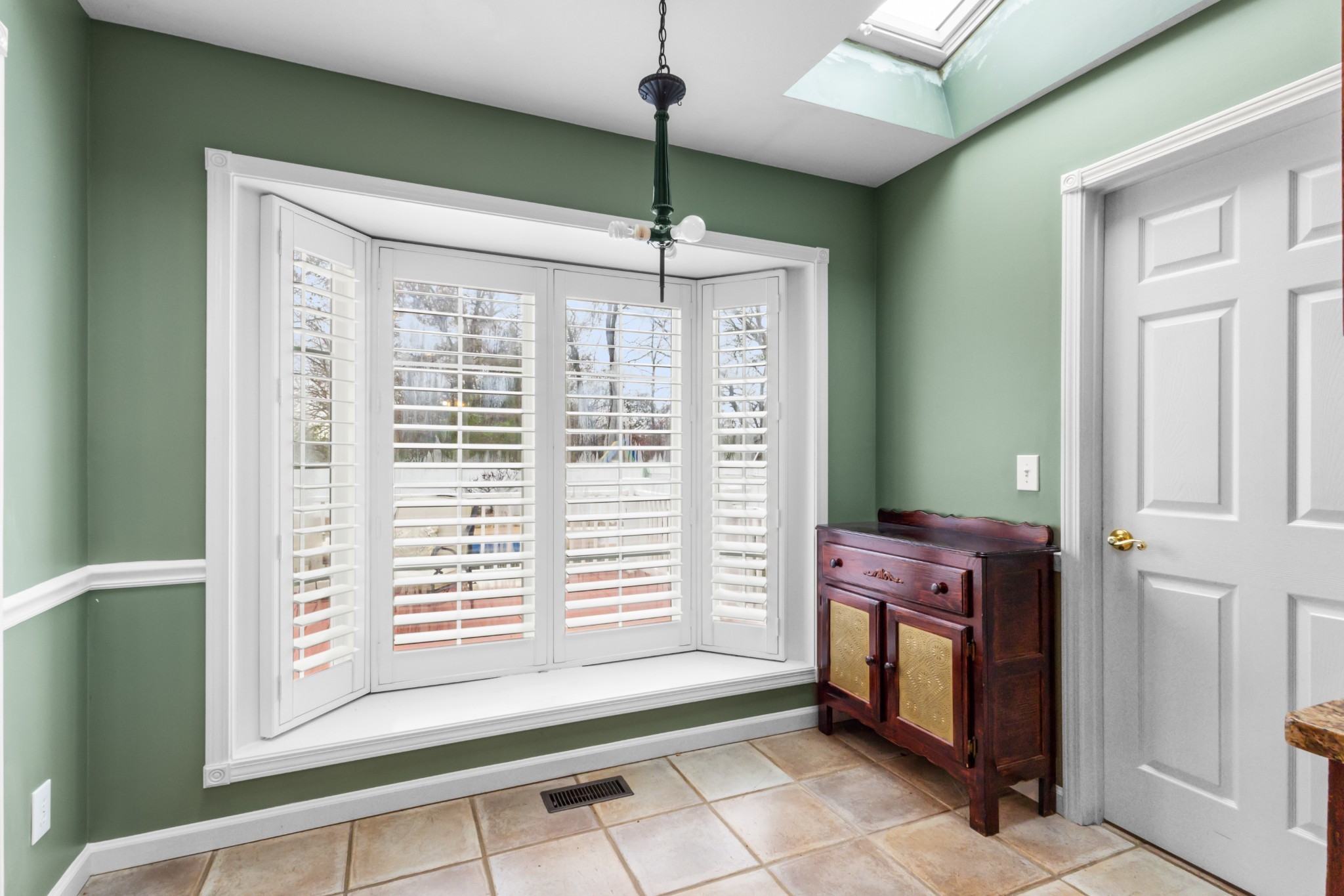 374 Rossview Road Clarksville, TN 37043 - Photo 7 of 31 Gallery Image 7