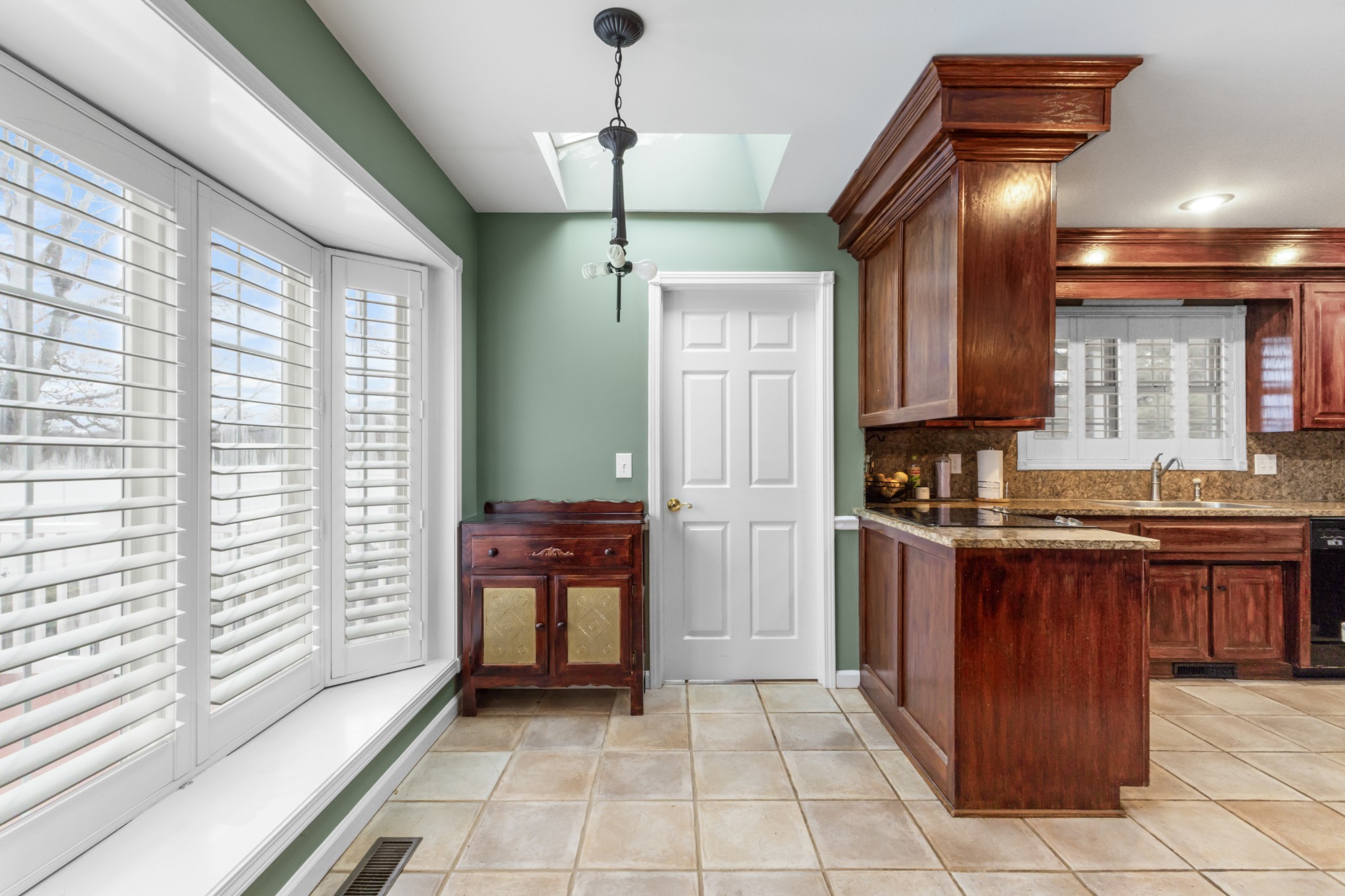374 Rossview Road Clarksville, TN 37043 - Photo 8 of 31 Gallery Image 8