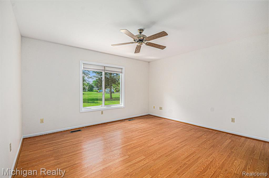 3531 East Commerce Road Commerce Township, MI 48382 - Photo 12 of 30