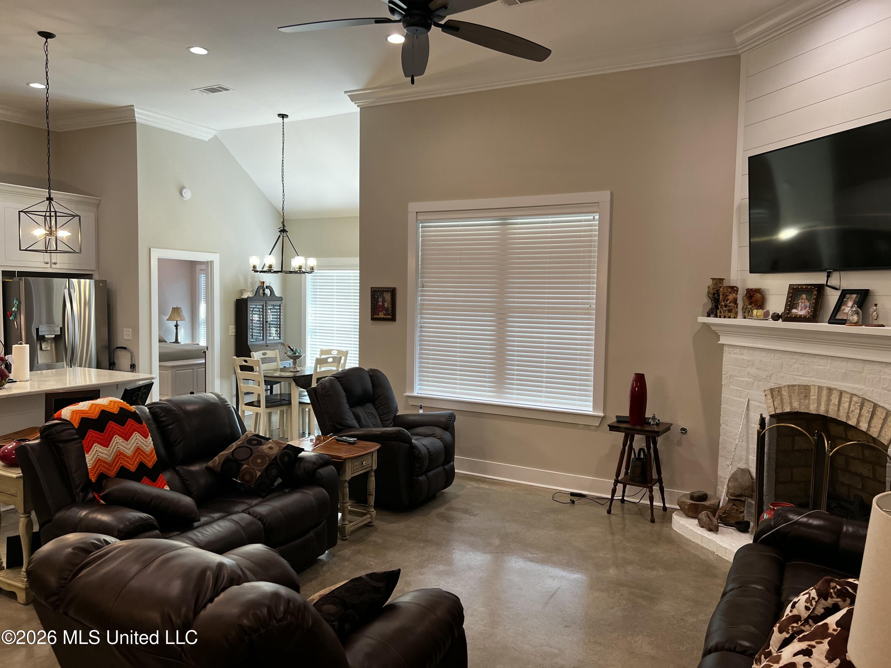 306 Toulon Street Brandon, MS 39042 - Photo 8 of 42 IMG_5498