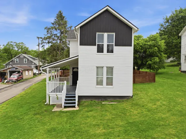 $190,000 | 418 North Pleasant Street, New Lexington, OH 43764