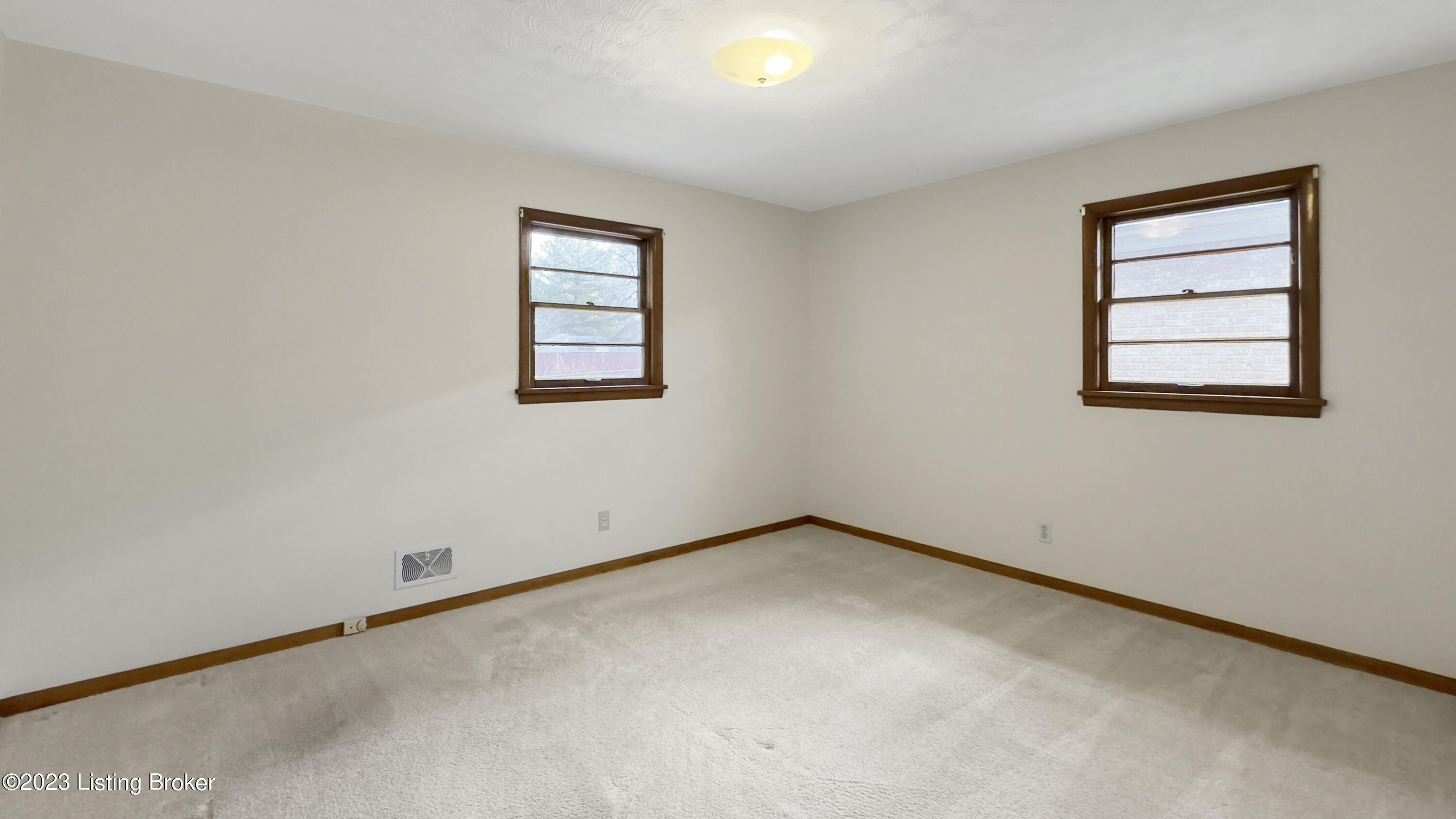 2601 Greenup Road Louisville, KY 40217 - Photo 15 of 32 2601 Greenup Road-22