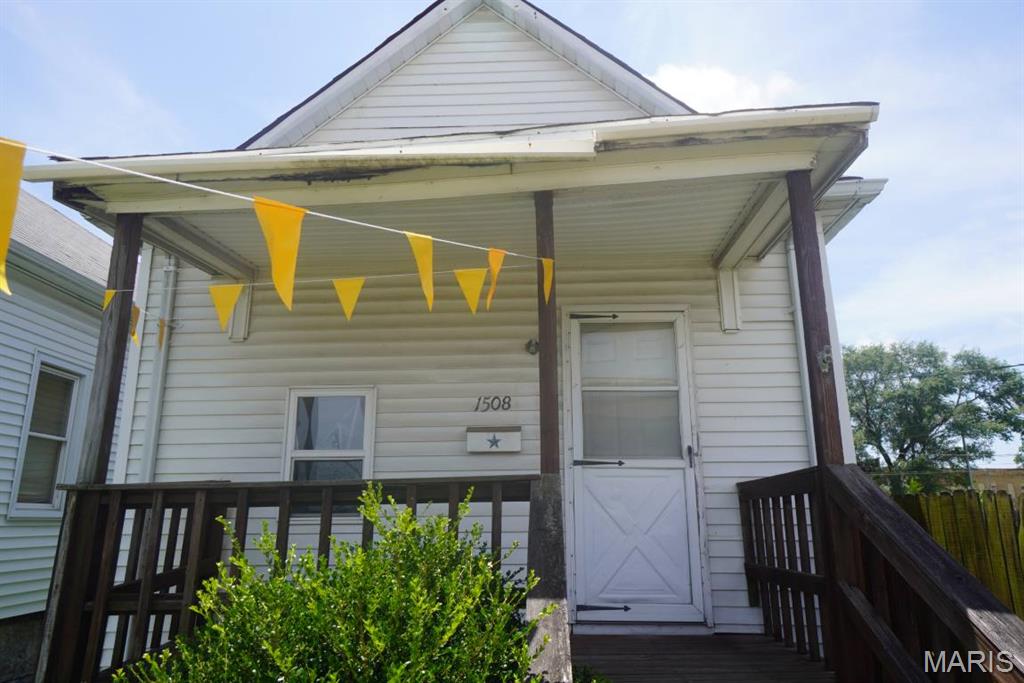 1508 6th Street Madison, IL 62060 - Photo 1 of 11