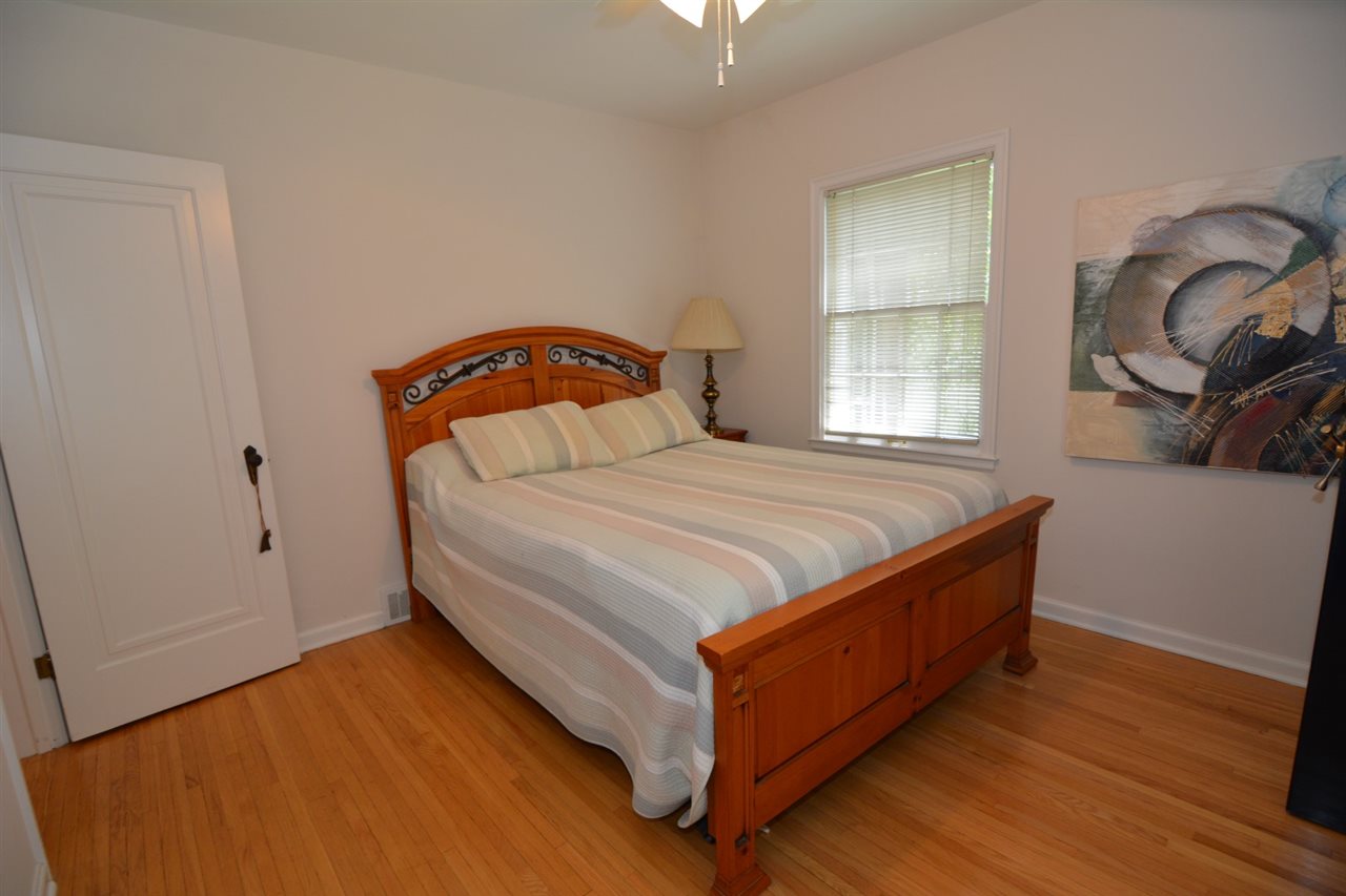 6433 Newburgh Road Evansville, IN 47715 - Photo 12 of 24 Gallery Image 12