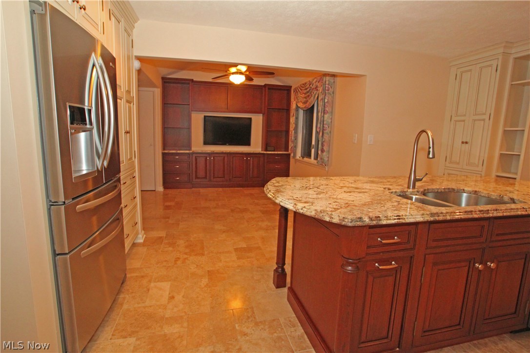 1076 Brainard Road Highland Heights, OH 44143 - Photo 6 of 35