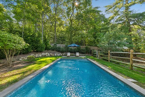$2,995,000 | 2 Settlers Landing Lane, East Hampton, NY 11937