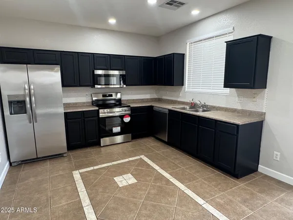 $1,895 | 1909 North 103rd Lane, Avondale, AZ 85392