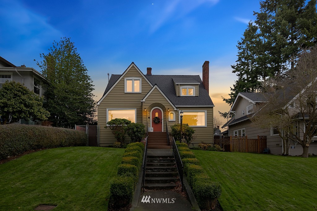 1321 Rucker Avenue Everett, WA 98201 - Photo 1 of 39
