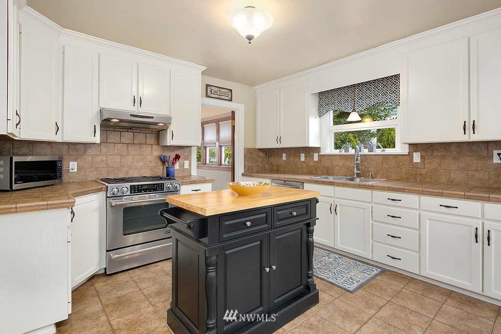 1321 Rucker Avenue Everett, WA 98201 - Photo 14 of 39