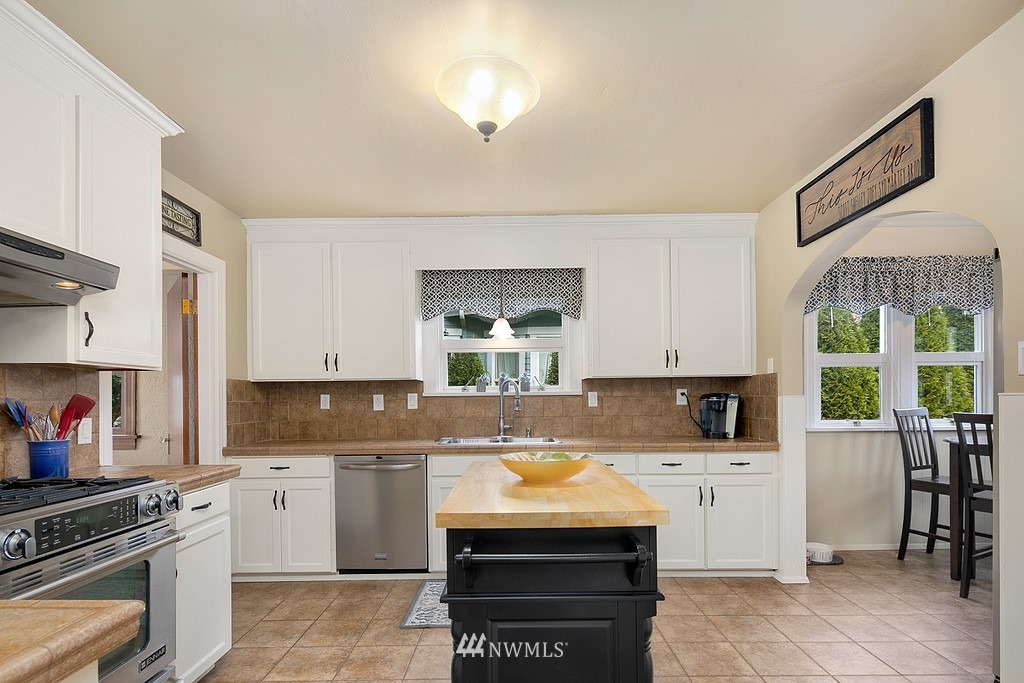 1321 Rucker Avenue Everett, WA 98201 - Photo 15 of 39