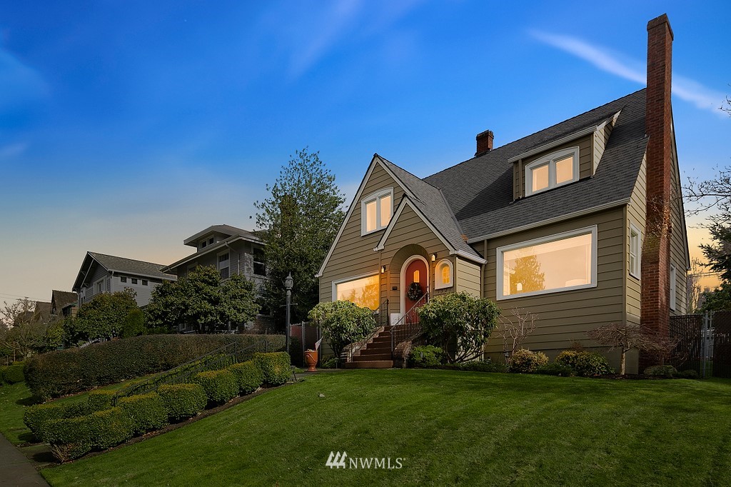 1321 Rucker Avenue Everett, WA 98201 - Photo 3 of 39
