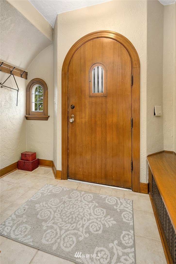 1321 Rucker Avenue Everett, WA 98201 - Photo 4 of 39