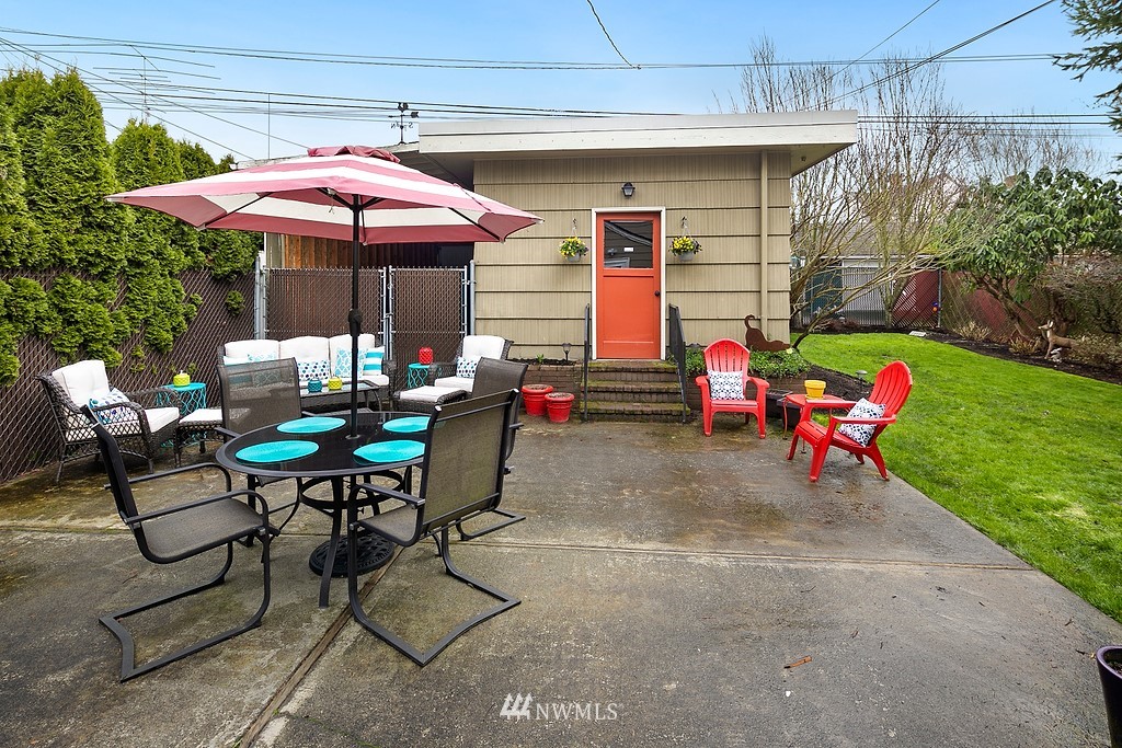 1321 Rucker Avenue Everett, WA 98201 - Photo 31 of 39