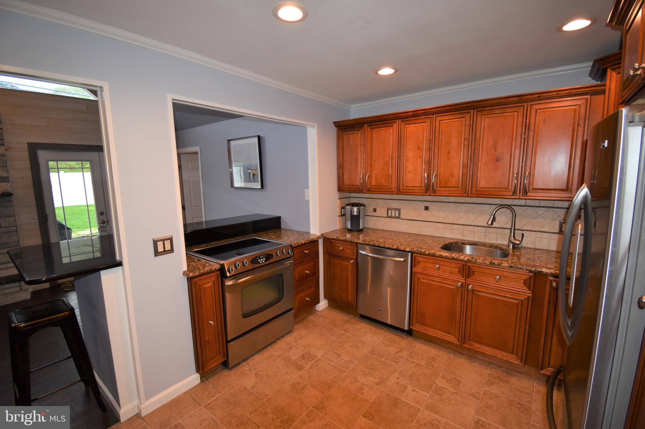 6 Cliff Road Levittown, PA 19057 - Photo 11 of 36