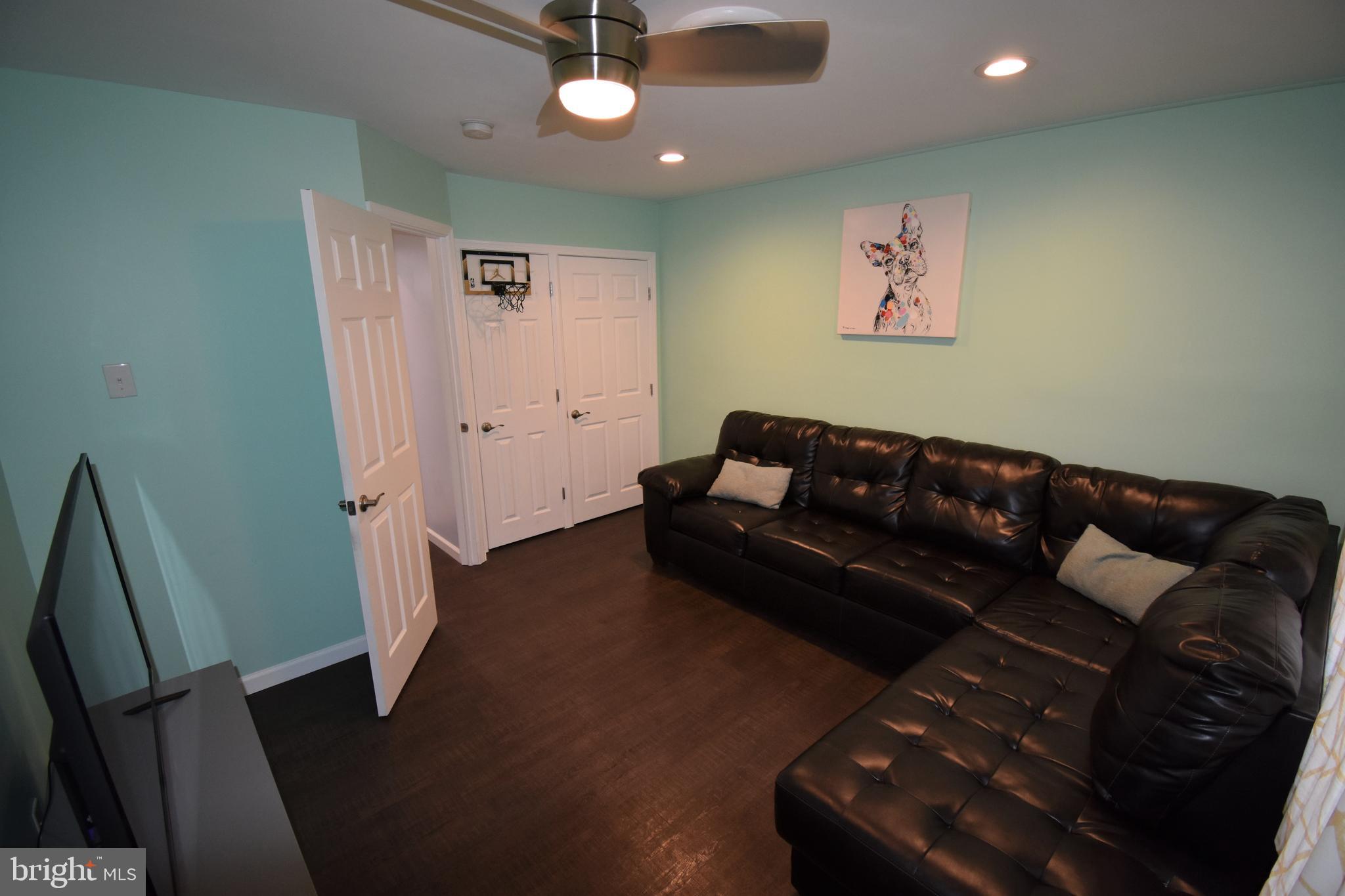 6 Cliff Road Levittown, PA 19057 - Photo 15 of 36