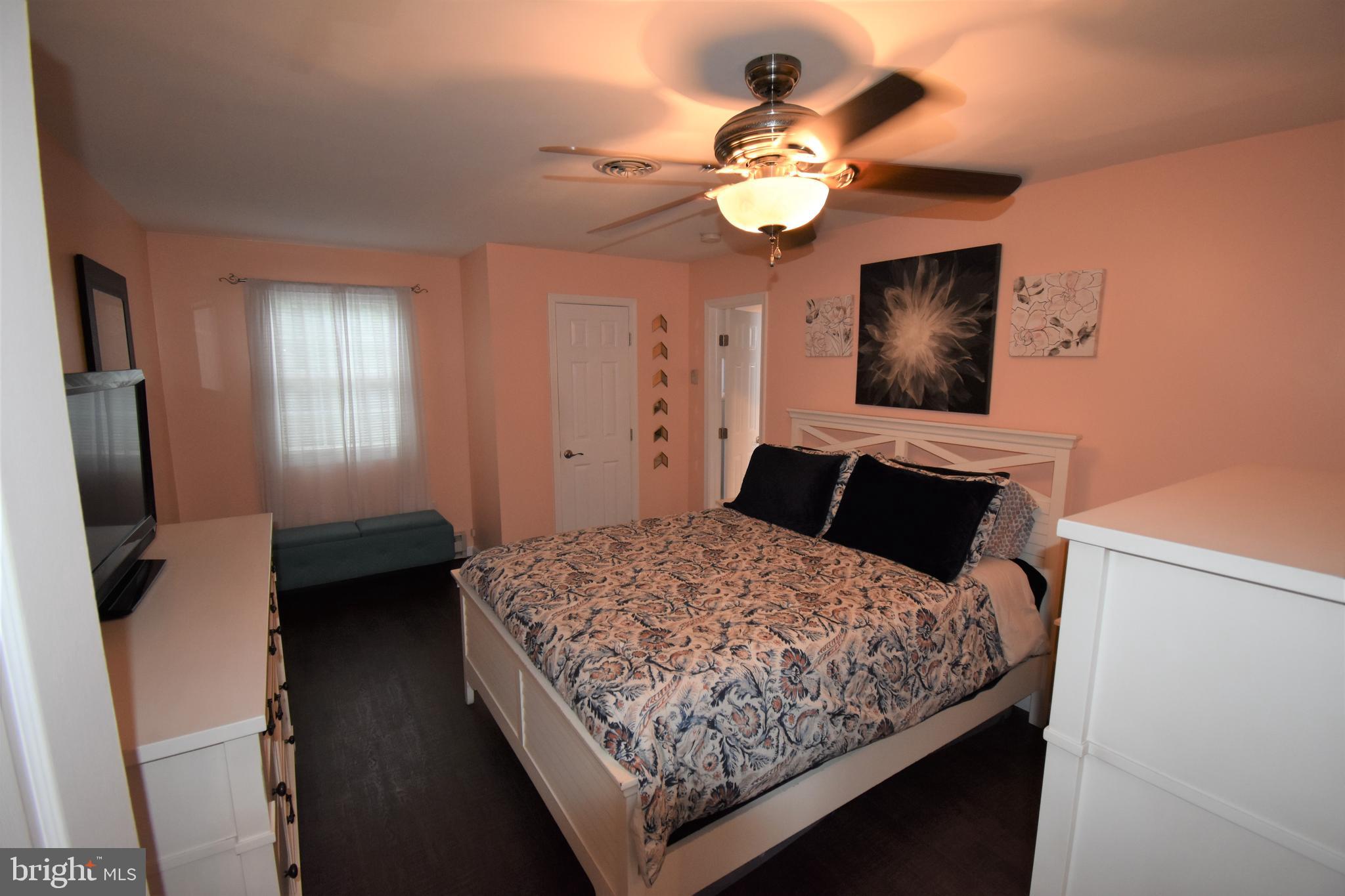 6 Cliff Road Levittown, PA 19057 - Photo 16 of 36
