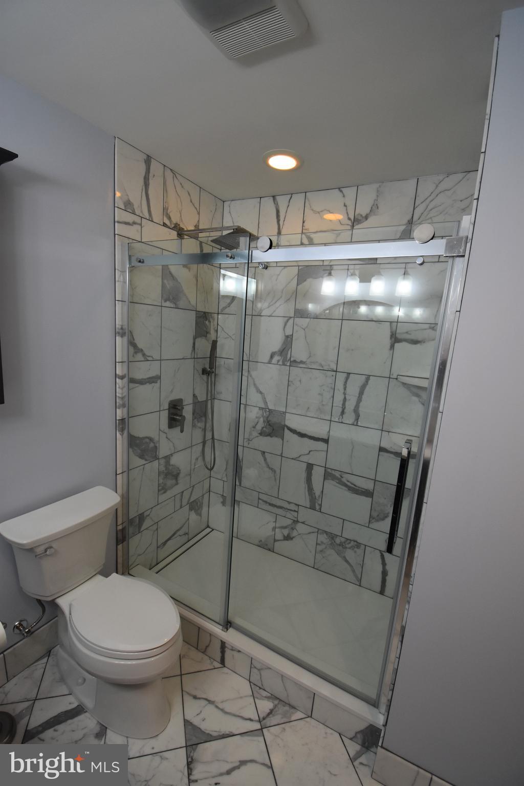6 Cliff Road Levittown, PA 19057 - Photo 20 of 36
