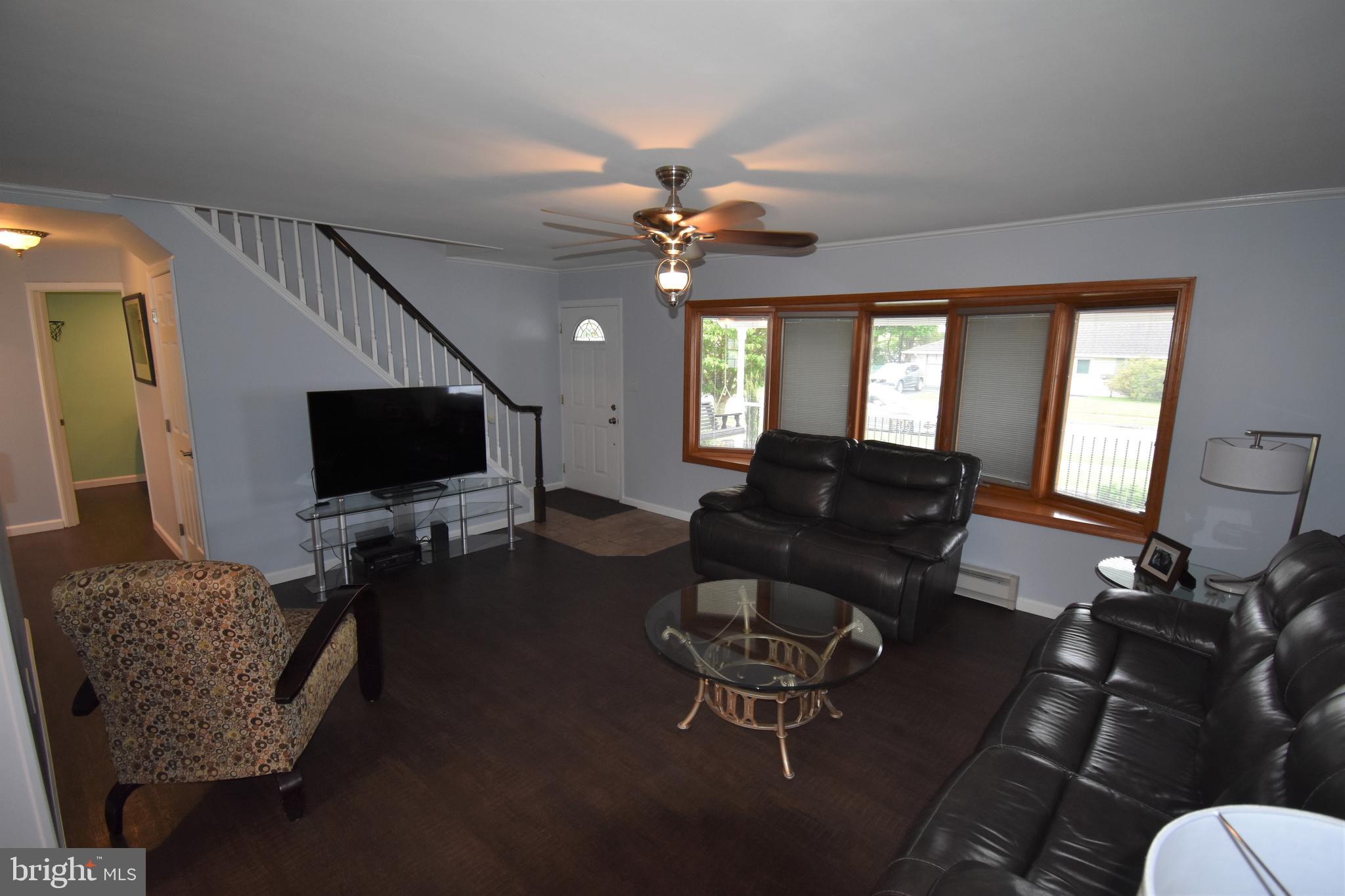 6 Cliff Road Levittown, PA 19057 - Photo 5 of 36
