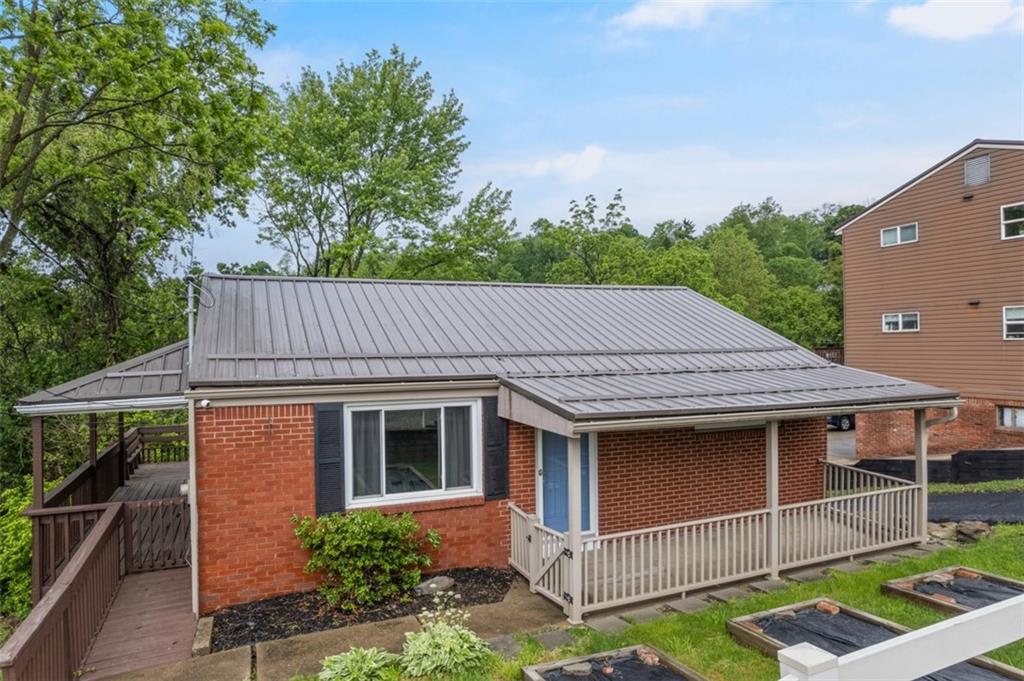 3075 Mt Troy Road Pittsburgh, PA 15212 - Photo 1 of 35 Welcome home to 3075 Mt Troy Rd!